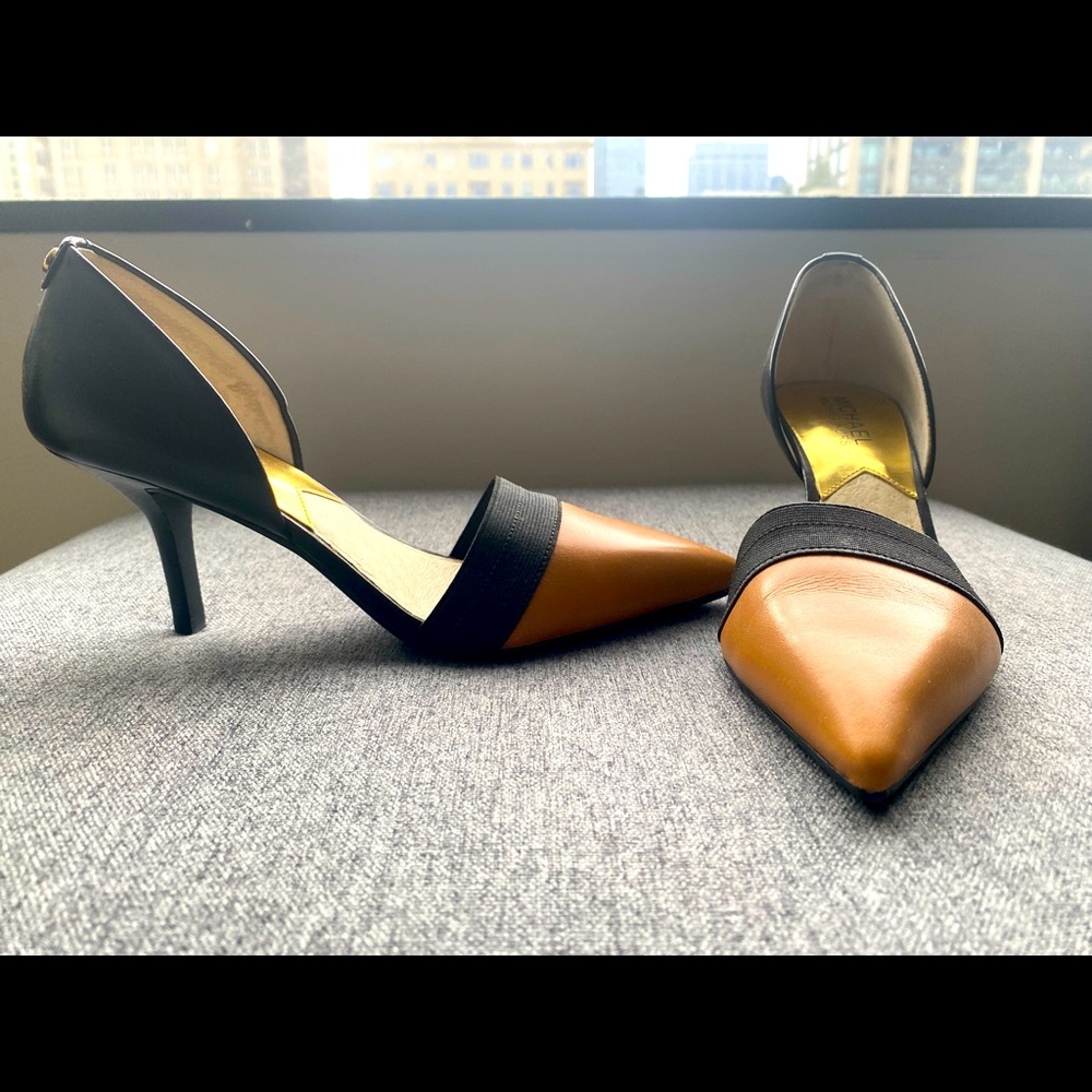 Michael Kors Size 6 pointy toe D’orsay pumps